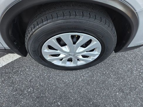 Used 2019 Nissan Rogue S image 10