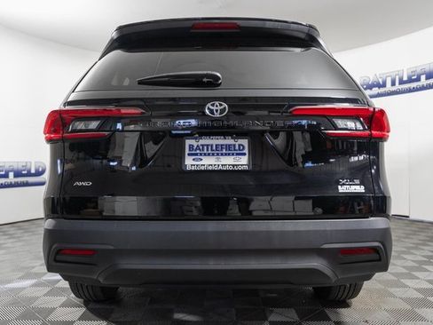 Certified 2025 Toyota Grand Highlander AWD image 5