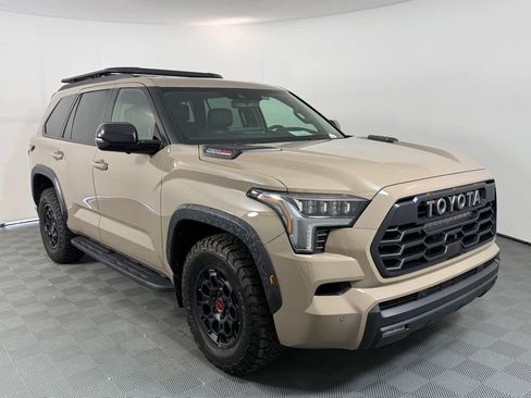 Used 2025 Toyota Sequoia 4WD image 9