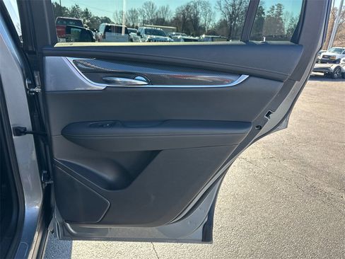 Certified 2023 Cadillac XT6 Sport w/ LPO, ONYX Package image 16