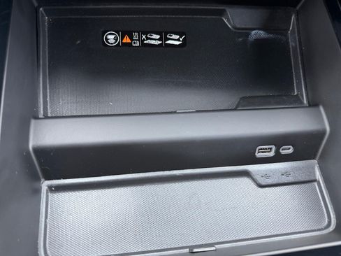 Used 2025 Chevrolet Tahoe Z71 AWD/4WD image 20