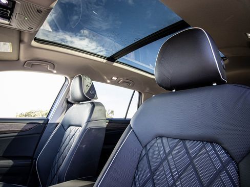 New 2026 Volkswagen Atlas SEL Premium R-Line image 43