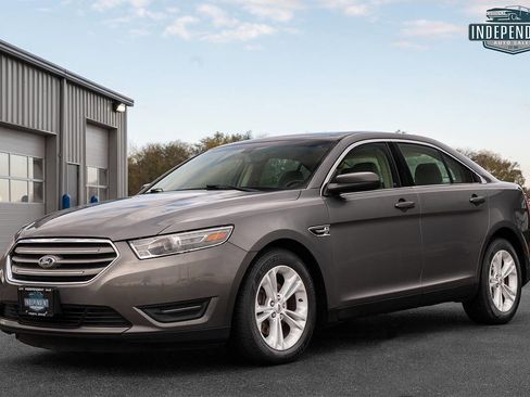 Used 2013 Ford Taurus SEL image 5