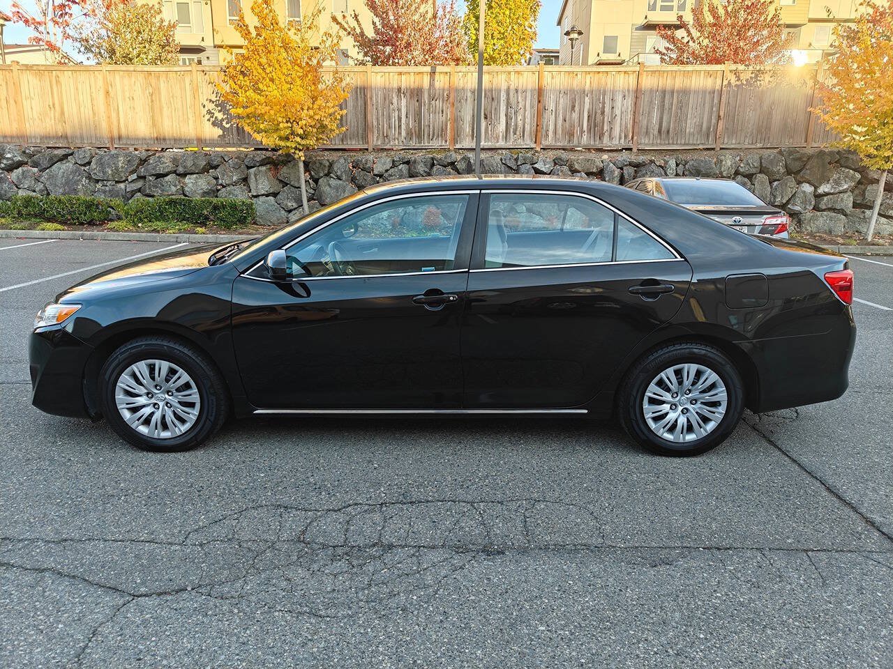 Used 2014 Toyota Camry LE FWD image 6