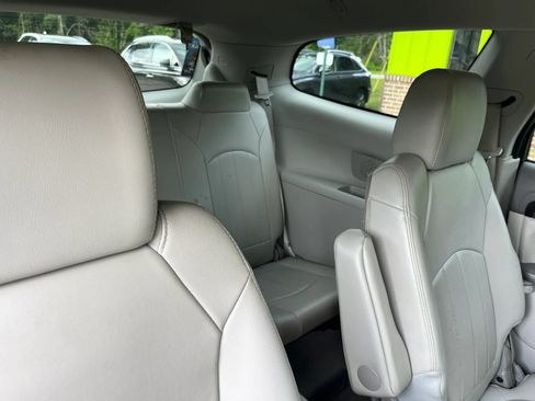 Used 2017 Buick Enclave Premium AWD/4WD image 31