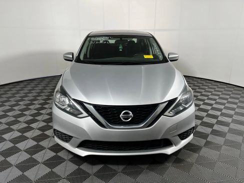 Used 2019 Nissan Sentra SV FWD image 2