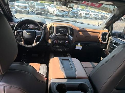 Used 2022 Chevrolet Silverado 2500 High Country w/ Z71 Off-Road Package AWD/4WD image 13