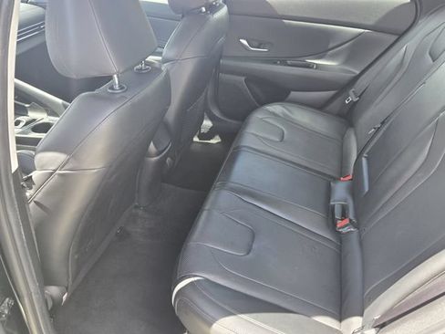 Used 2023 Hyundai Elantra Limited FWD image 12