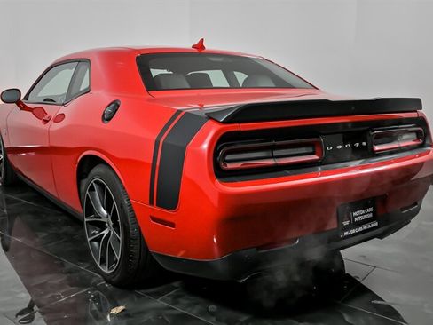Used 2018 Dodge Challenger R/T Scat Pack w/ Leather Interior Group RWD image 8