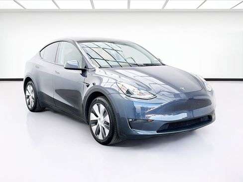 Used 2023 Tesla Model Y Long Range AWD/4WD image 3