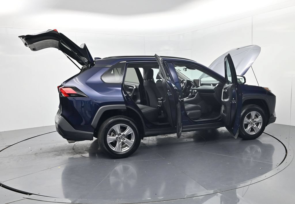 Used 2025 Toyota RAV4 XLE AWD/4WD image 61