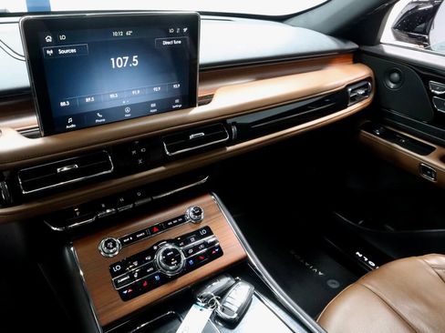 Used 2020 Lincoln Aviator Reserve w/ Equipment Group 201A image 31