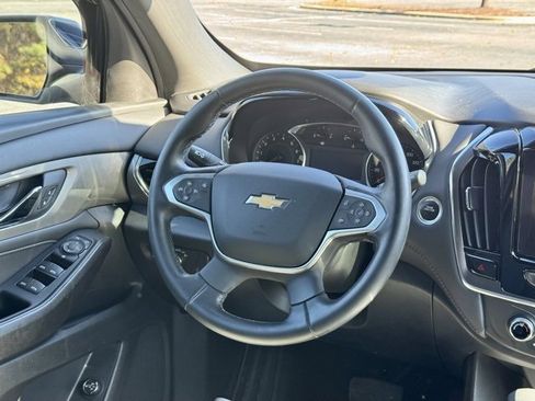 Used 2023 Chevrolet Traverse LT image 20