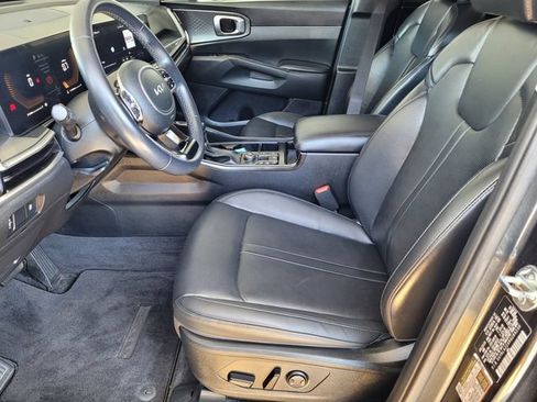 Used 2024 Kia Sorento S FWD image 17