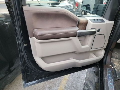 Used 2020 Ford F150 Limited image 4