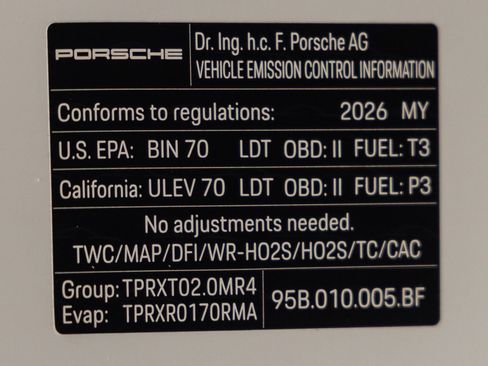 Certified 2026 Porsche Macan AWD/4WD image 37