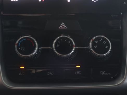 Used 2023 Kia Sorento LX image 19