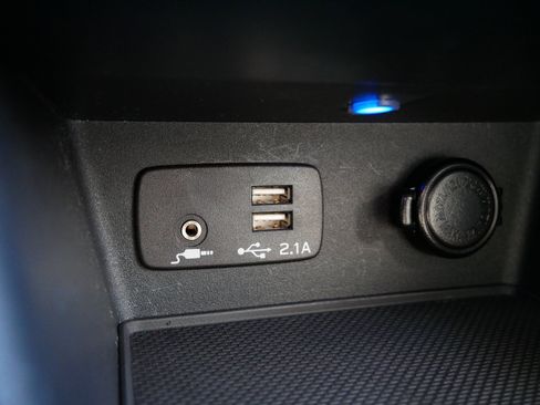 Used 2024 Subaru Forester Premium image 31