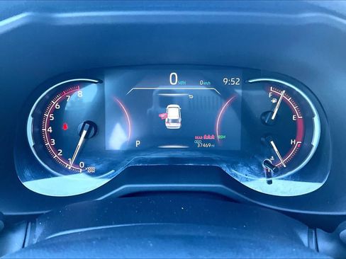 Used 2025 Toyota RAV4 XLE FWD image 26