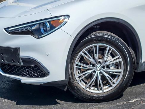 Used 2022 Alfa Romeo Stelvio Sprint image 3