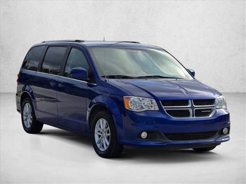 Used 2019 Dodge Grand Caravan SXT FWD image 3