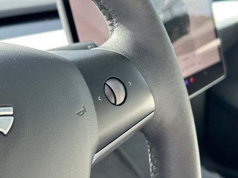 Used 2023 Tesla Model Y Long Range image 25