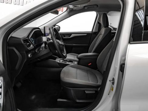 Used 2022 Ford Escape SE FWD image 4