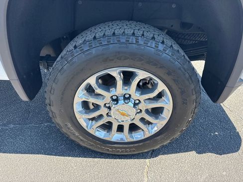 Used 2025 Chevrolet Silverado 2500 LTZ w/ LTZ Premium Package AWD/4WD image 20