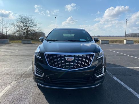 Used 2025 Cadillac XT5 Premium Luxury FWD image 2