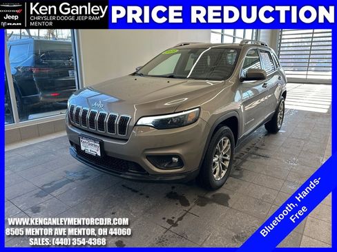 Used 2019 Jeep Cherokee Latitude Plus w/ Cold Weather Group image 3