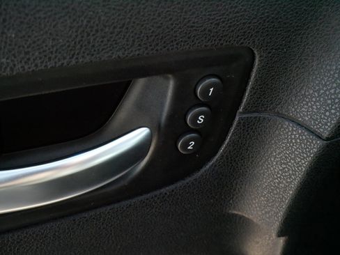 Used 2013 Chrysler 300 C w/ Light Group image 19