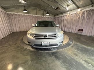 Used 2012 Toyota Highlander FWD video 2