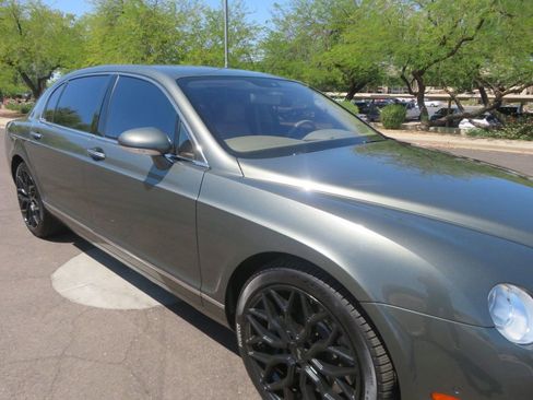 Used 2006 Bentley Flying Spur Flying Spur AWD/4WD image 9