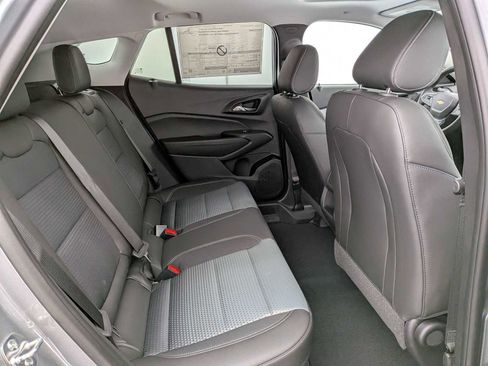 New 2026 Chevrolet Trax LT w/ Sunroof Package FWD image 21