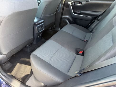 Used 2025 Toyota RAV4 XLE FWD image 8