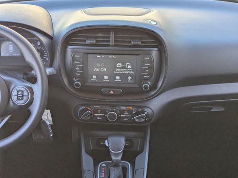 Used 2020 Kia Soul LX image 14