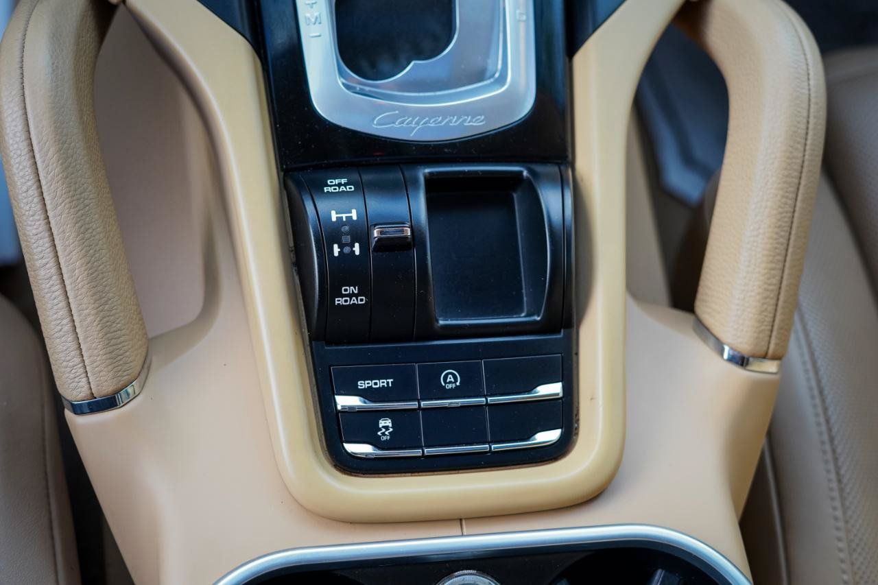 Used 2014 Porsche Cayenne AWD/4WD image 14