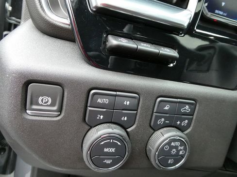 Certified 2024 Chevrolet Silverado 1500 High Country AWD/4WD image 27