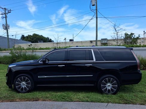 Used 2015 Cadillac Escalade ESV Premium AWD/4WD image 1