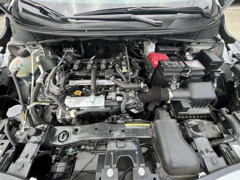 Used 2025 Nissan Versa SV FWD image 31