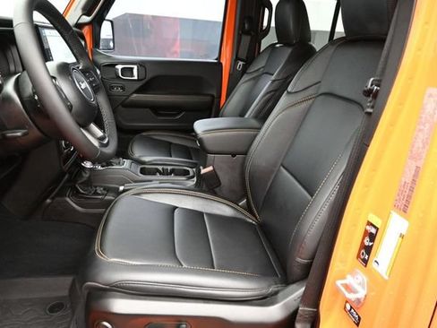 Used 2025 Jeep Gladiator Sport AWD/4WD image 21