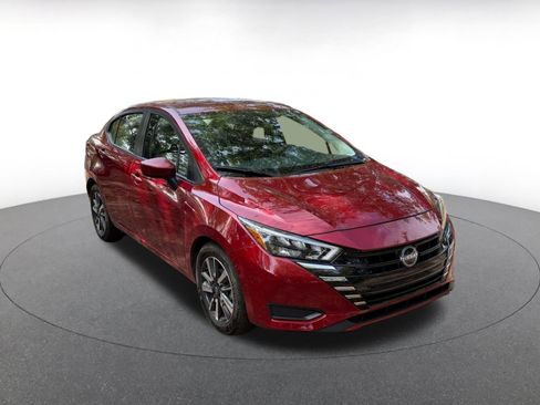 Used 2025 Nissan Versa SV image 1