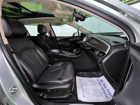 Used 2018 Buick Envision Premium AWD/4WD image 30