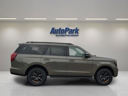 New 2026 Ford Expedition Tremor image 8