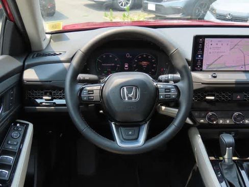 Used 2025 Honda Accord Touring image 18