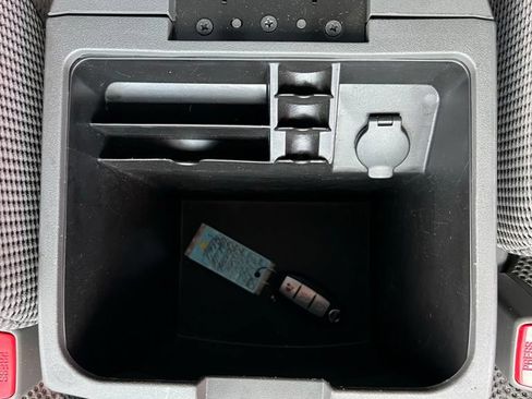 Used 2020 Nissan Frontier SV RWD image 36