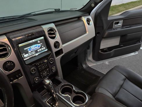 Used 2013 Ford F150 Lariat w/ Lariat Chrome Pkg image 21