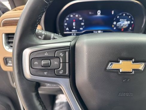 Used 2024 Chevrolet Suburban Premier w/ Premium Package AWD/4WD image 17
