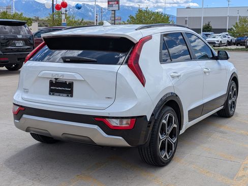Certified 2023 Kia Niro EX Touring FWD image 5