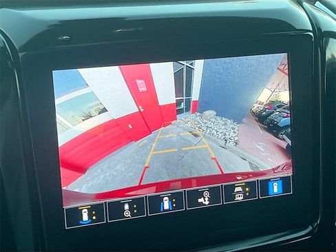 Used 2023 Chevrolet Traverse RS image 14